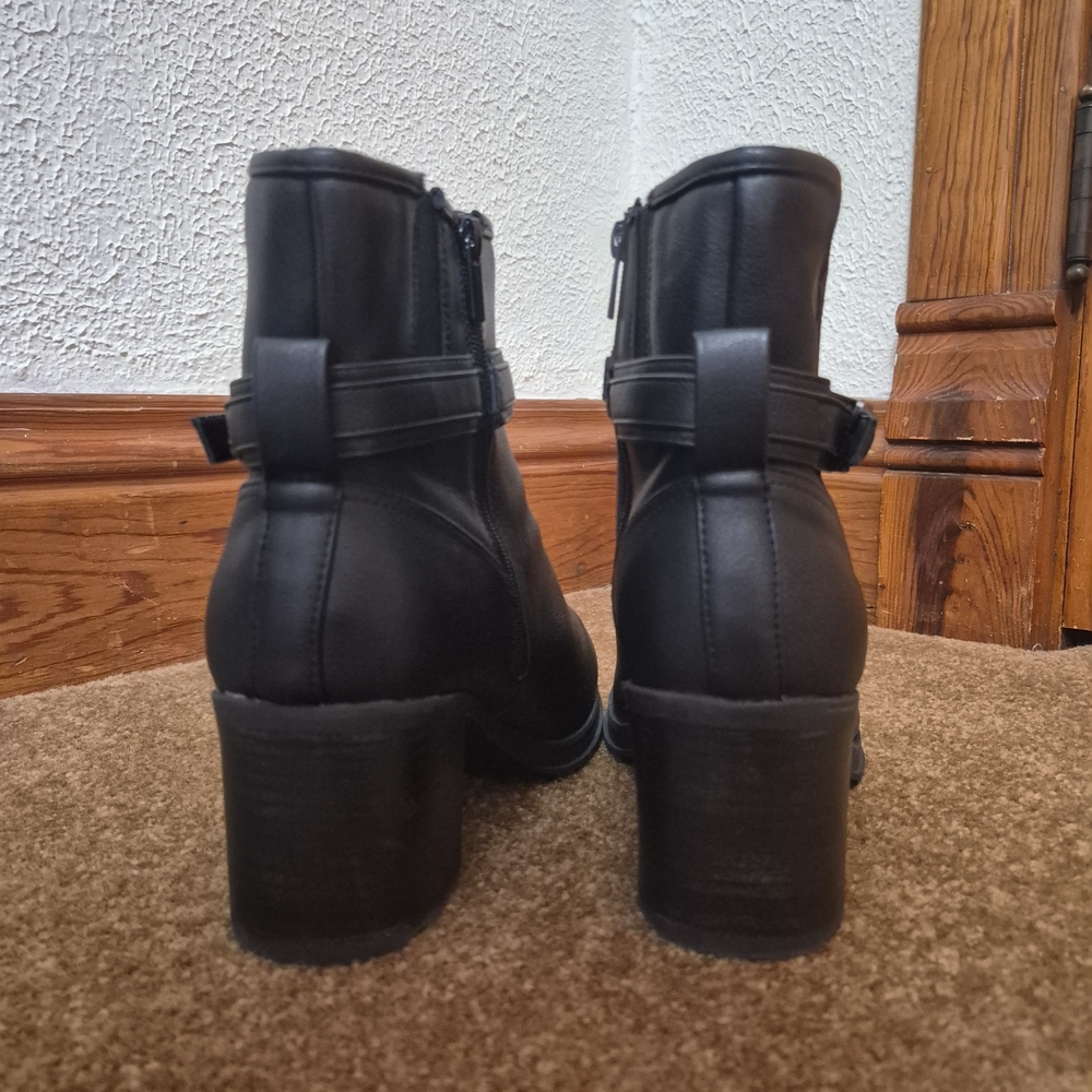 Torrid Chelsea Lugg Boots - Picture 3 of 6